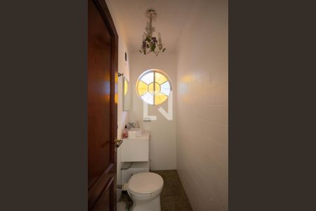 Casa de condomínio à venda com 360m², 4 quartos e 4 vagasBanheiro 2