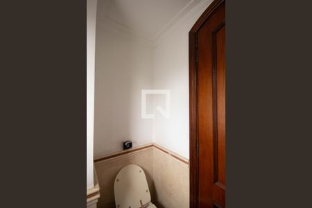 Casa de condomínio à venda com 360m², 4 quartos e 4 vagasLavabo