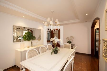 Casa de condomínio à venda com 360m², 4 quartos e 4 vagasSala de Jantar