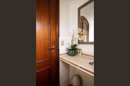 Casa de condomínio à venda com 360m², 4 quartos e 4 vagasLavabo