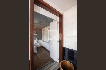 Casa de condomínio à venda com 360m², 4 quartos e 4 vagasBanheiro da Suíte 2