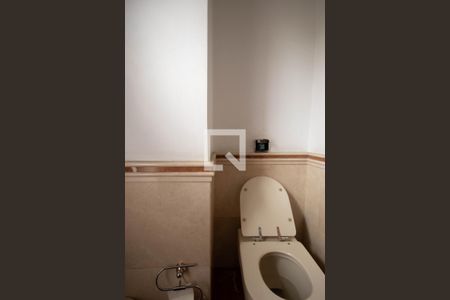 Casa de condomínio à venda com 360m², 4 quartos e 4 vagasLavabo