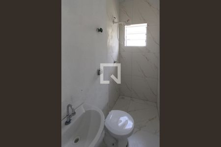 Casa à venda com 52m², 2 quartos e sem vaga Casa à venda com 52m², 2 quartos e sem vagaBanheiro