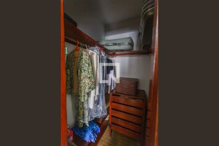 Casa à venda com 312m², 6 quartos e 2 vagasCloset da Suíte 2