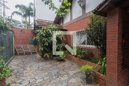 Casa à venda com 312m², 6 quartos e 2 vagasJardim/Entrada