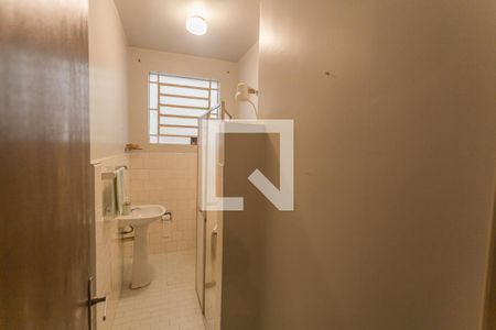 Casa à venda com 312m², 6 quartos e 2 vagasBanheiro Social 2 no 2° Pavimento