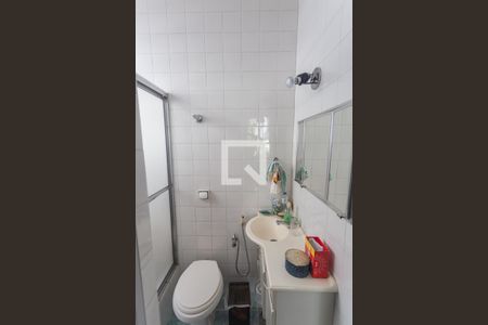 Casa à venda com 312m², 6 quartos e 2 vagasBanheiro da Suíte 3 no 2° Pavimento