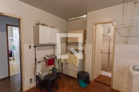 Casa à venda com 312m², 6 quartos e 2 vagasÁrea de Serviço no 2° Pavimento