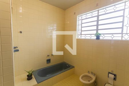 Casa à venda com 312m², 6 quartos e 2 vagasBanheiro Social 1