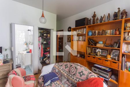 Casa à venda com 312m², 6 quartos e 2 vagasSuíte 3 no 2° Pavimento