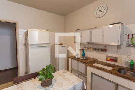 Casa à venda com 312m², 6 quartos e 2 vagasCozinha no 2° Pavimento