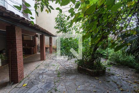 Casa à venda com 312m², 6 quartos e 2 vagasQuintal