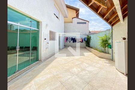 Casa à venda com 300m², 3 quartos e 4 vagas Casa à venda com 300m², 3 quartos e 4 vagasÁrea Externa