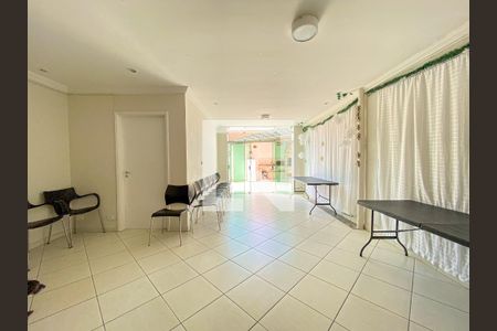 Casa à venda com 300m², 3 quartos e 4 vagas Casa à venda com 300m², 3 quartos e 4 vagasÁrea comum