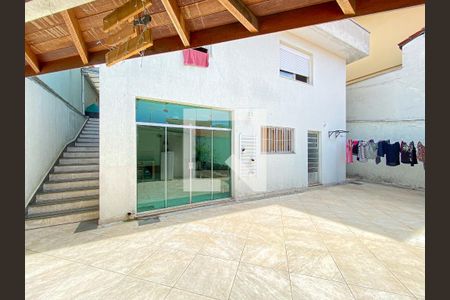 Casa à venda com 300m², 3 quartos e 4 vagas Casa à venda com 300m², 3 quartos e 4 vagasÁrea Externa