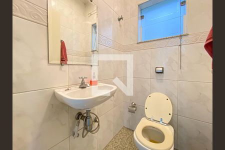 Casa à venda com 300m², 3 quartos e 4 vagas Casa à venda com 300m², 3 quartos e 4 vagasBanheiro de Serviço