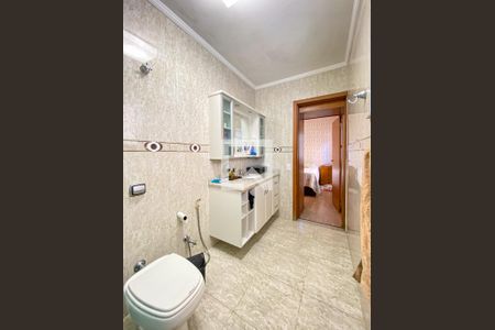 Casa à venda com 300m², 3 quartos e 4 vagas Casa à venda com 300m², 3 quartos e 4 vagasBanheiro do Quarto 1