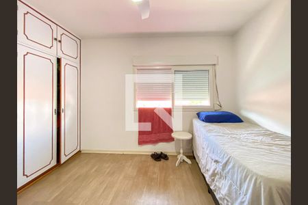 Casa à venda com 300m², 3 quartos e 4 vagas Casa à venda com 300m², 3 quartos e 4 vagasQuarto 2