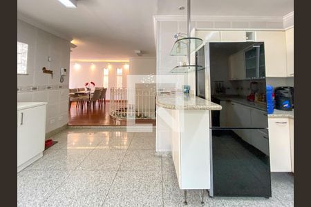 Casa à venda com 300m², 3 quartos e 4 vagas Casa à venda com 300m², 3 quartos e 4 vagasCozinha