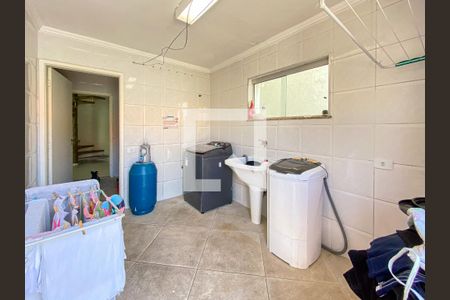 Casa à venda com 300m², 3 quartos e 4 vagas Casa à venda com 300m², 3 quartos e 4 vagasÁrea de Serviço