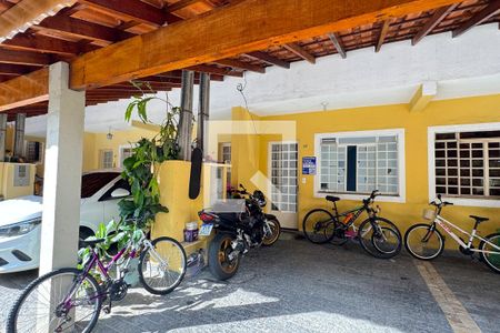 Casa de condomínio à venda com 65m², 2 quartos e 1 vagaGaragem