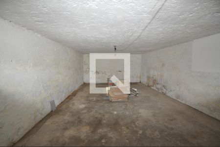 Casa à venda com 190m², 2 quartos e 3 vagasPorão