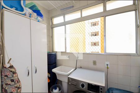 Apartamento à venda com 64m², 3 quartos e 1 vagaÁrea de Serviço