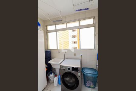 Apartamento à venda com 64m², 3 quartos e 1 vagaÁrea de Serviço