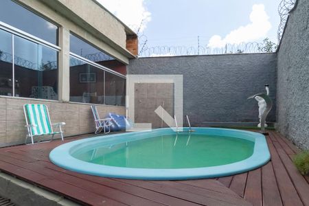 Casa à venda com 260m², 3 quartos e 4 vagasPiscina
