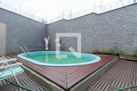 Casa à venda com 260m², 3 quartos e 4 vagasPiscina