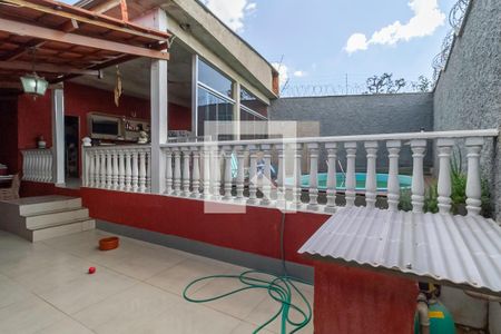 Casa à venda com 260m², 3 quartos e 4 vagasQuintal