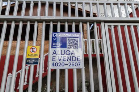 Casa à venda com 260m², 3 quartos e 4 vagasFachada e placa instalada e castrada 