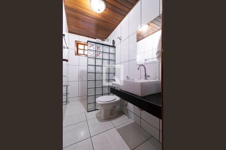 Casa à venda com 260m², 3 quartos e 4 vagasBanheiro social 