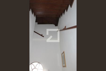 Casa à venda com 400m², 4 quartos e 3 vagasEscada