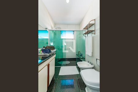 Casa à venda com 549m², 6 quartos e 5 vagasBanheiro da Suíte