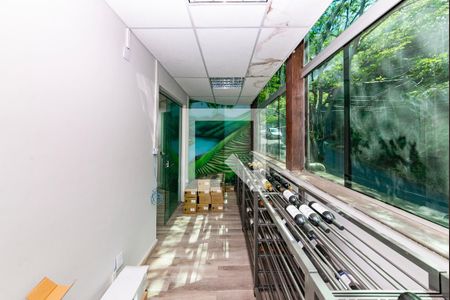 Casa à venda com 549m², 6 quartos e 5 vagasEscritorio 1 - entrada individual