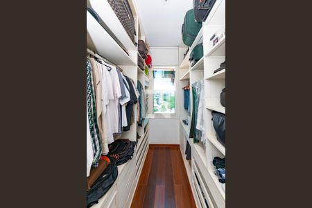Casa à venda com 549m², 6 quartos e 5 vagasCloset da suíte