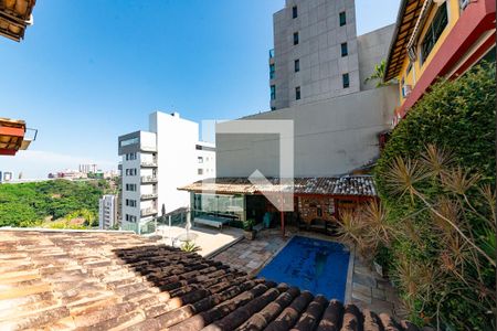 Casa à venda com 549m², 6 quartos e 5 vagasQuarto 2