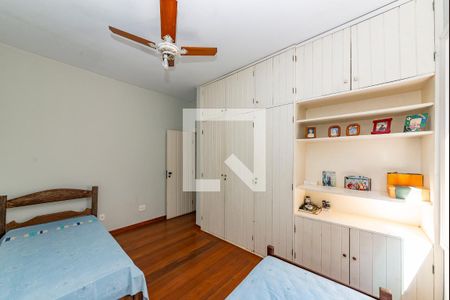 Casa à venda com 549m², 6 quartos e 5 vagasQuarto 3