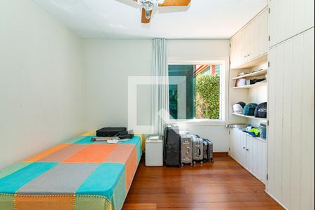 Casa à venda com 549m², 6 quartos e 5 vagasQuarto 2