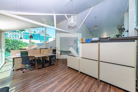 Casa à venda com 549m², 6 quartos e 5 vagasEscritorio 2 - entrada individual