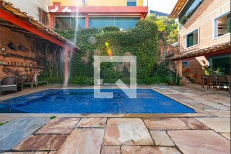 Casa à venda com 549m², 6 quartos e 5 vagasPiscina