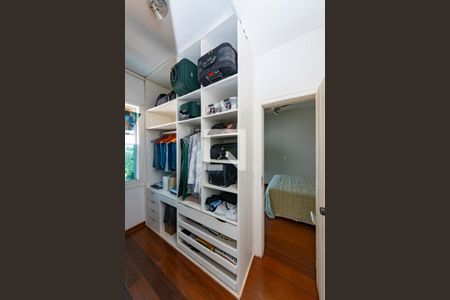 Casa à venda com 549m², 6 quartos e 5 vagasCloset da suíte