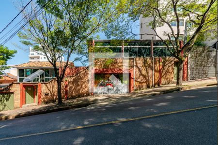 Casa à venda com 549m², 6 quartos e 5 vagasFachada