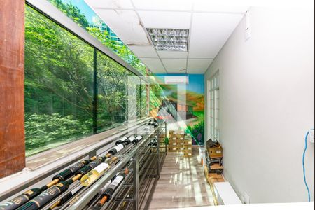 Casa à venda com 549m², 6 quartos e 5 vagasEscritorio 1 - entrada individual