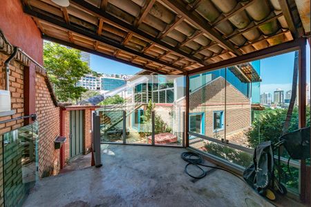 Casa à venda com 549m², 6 quartos e 5 vagasGaragem