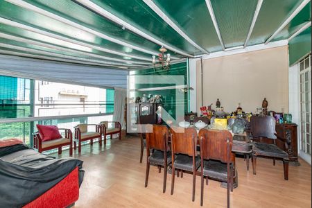 Casa à venda com 549m², 6 quartos e 5 vagasEdícula anexo