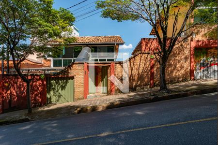 Casa à venda com 549m², 6 quartos e 5 vagasFachada