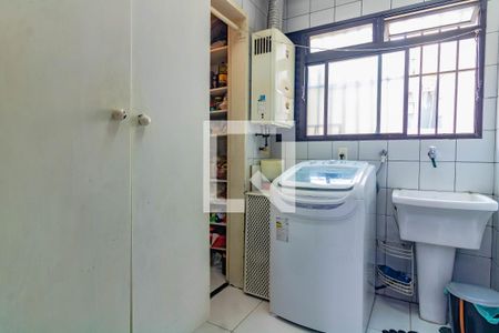 Apartamento à venda com 74m², 3 quartos e 1 vagaÁrea de Serviço