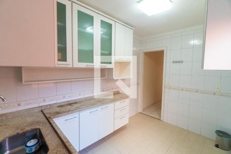 Casa à venda com 280m², 4 quartos e 1 vaga Casa à venda com 280m², 4 quartos e 1 vagaCozinha